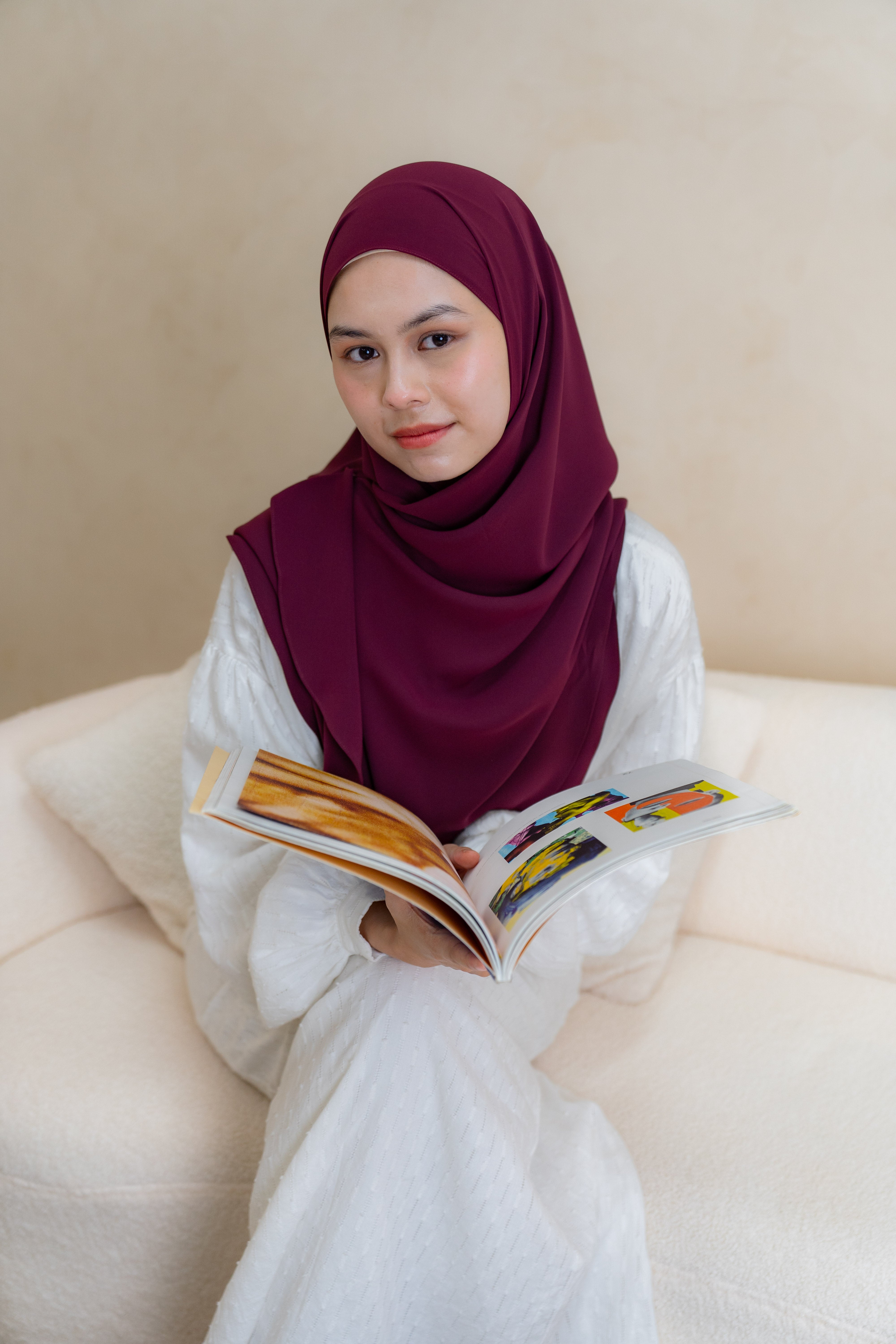 Tia Triscarf