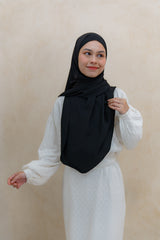 Tia Triscarf